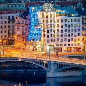 Dancing House - Tancici Dum Ξενοδοχείο Πράγα